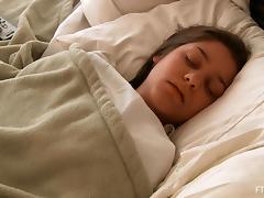 Sexy Nicole wakes up in the morning and takes a shower tube porn video